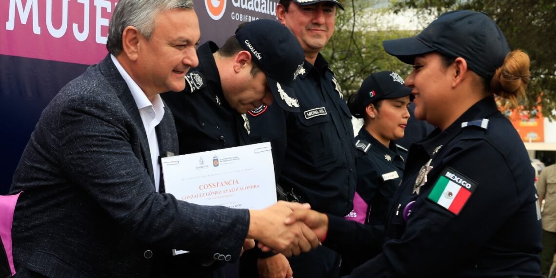 Anuncian nuevo incremento al salario de policías de Guadalupe