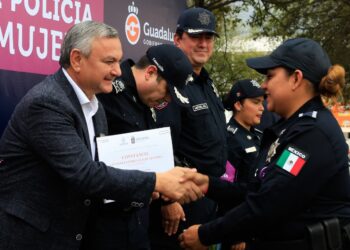Anuncian nuevo incremento al salario de policías de Guadalupe