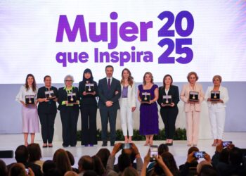 Entrega Monterrey reconocimiento ”Mujer que Inspira” 2025