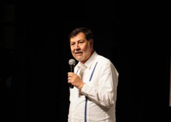 Gerardo Fernández Noroña llega a Nuevo León: ”Defenderemos nuestra soberanía”