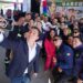 Manuel Guerra Cavazos rinde homenaje a los combatientes del incendio en García