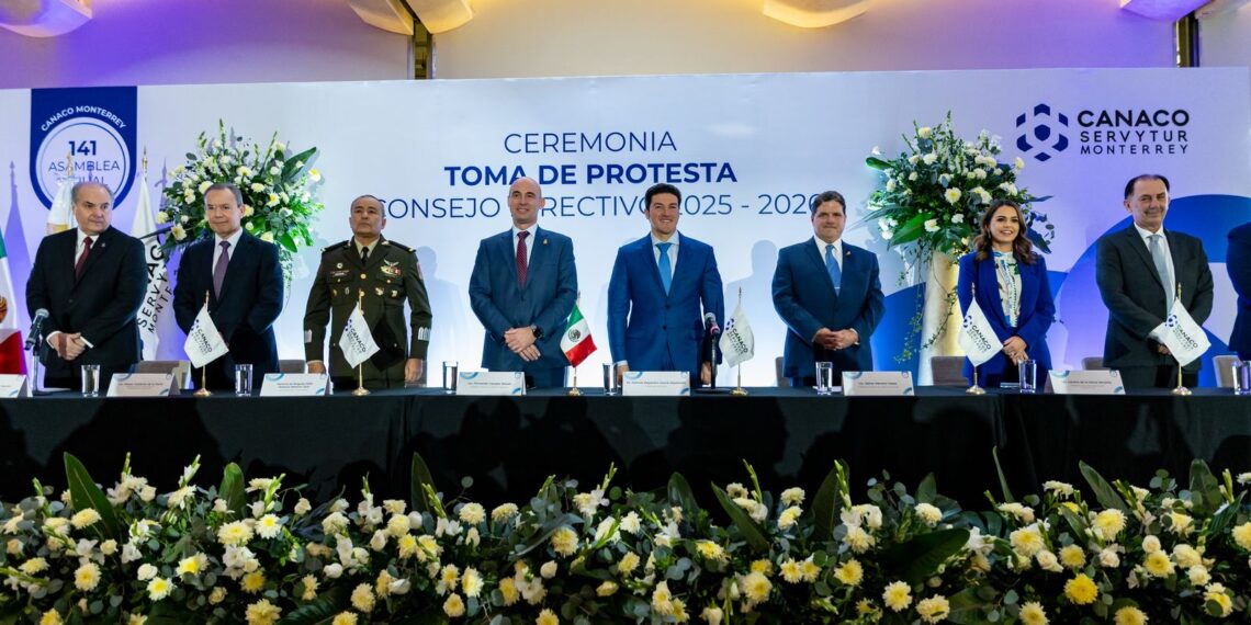 Gobernador toma protesta al Consejo Directivo de CANACO Monterrey