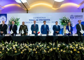 Gobernador toma protesta al Consejo Directivo de CANACO Monterrey