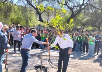 Monterrey y UANL impulsan conservación del Parque Lago