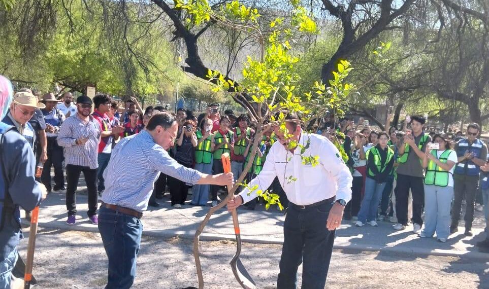 Monterrey y UANL impulsan conservación del Parque Lago