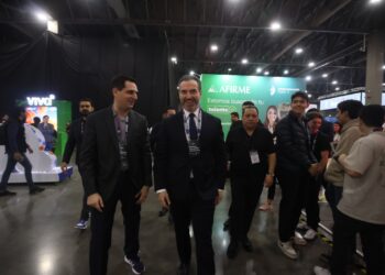 Recorre alcalde de Monterrey Festival para emprendedores INC MTY