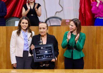 Reconoce Congreso a la “Nena Delgado“