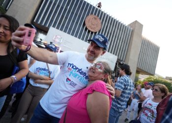 Adrián de la Garza celebra a las familias regias
