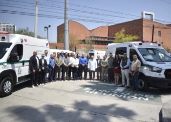 IMSS Nuevo León da banderazo de salida a 33 nuevas ambulancias