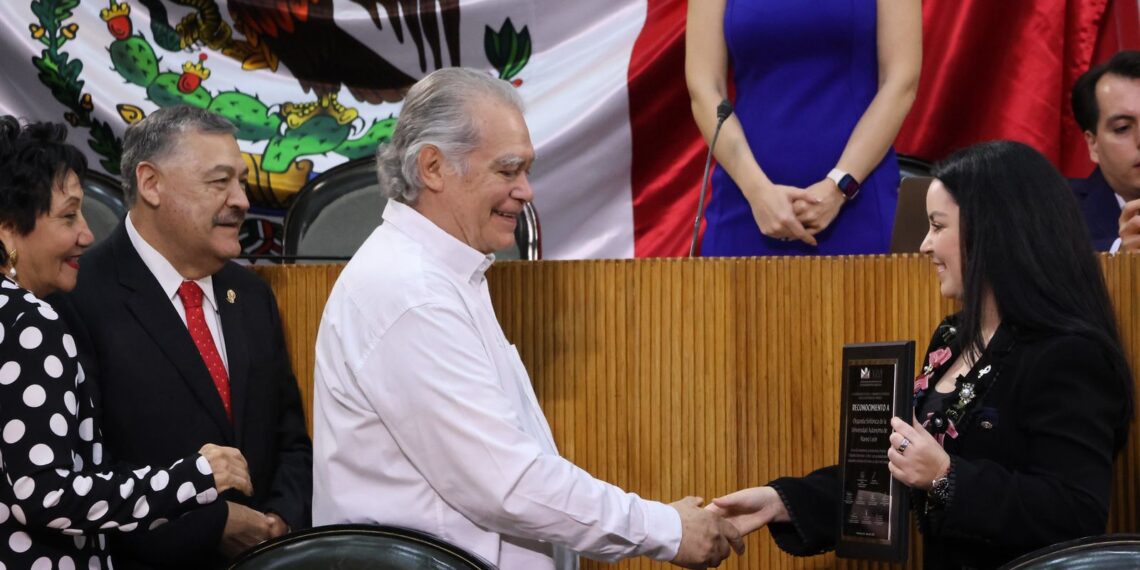 Congreso de NL rinde homenaje a la Orquesta Sinfónica de la UANL
