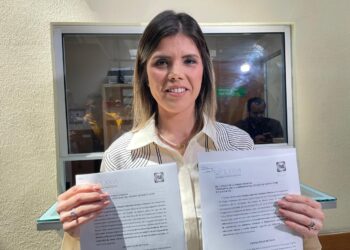 Claudia Caballero propone prohibir celulares en aulas de nivel básico y medio superior