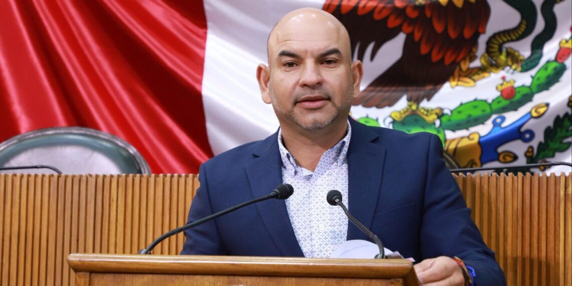 Acción Nacional solicita reconstrucción de carreteras en Nuevo León