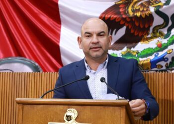 Acción Nacional solicita reconstrucción de carreteras en Nuevo León