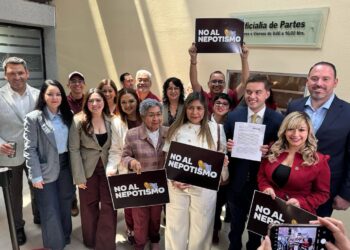 Morena impulsa reforma contra nepotismo y reelección de familiares en Nuevo León