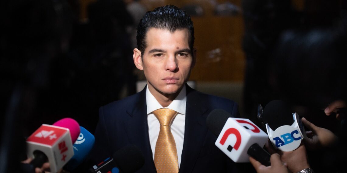 Miguel Flores celebra incorporación de nuevos trenes a la Línea 1 de Metrorrey