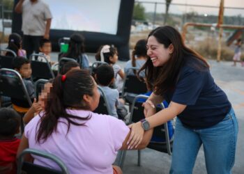 Greta Barra celebra a la niñez de García con funciones de cine y actividades recreativas