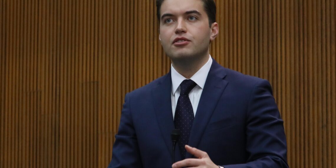 Jesús Elizondo busca sancionar el acoso a menores por ley