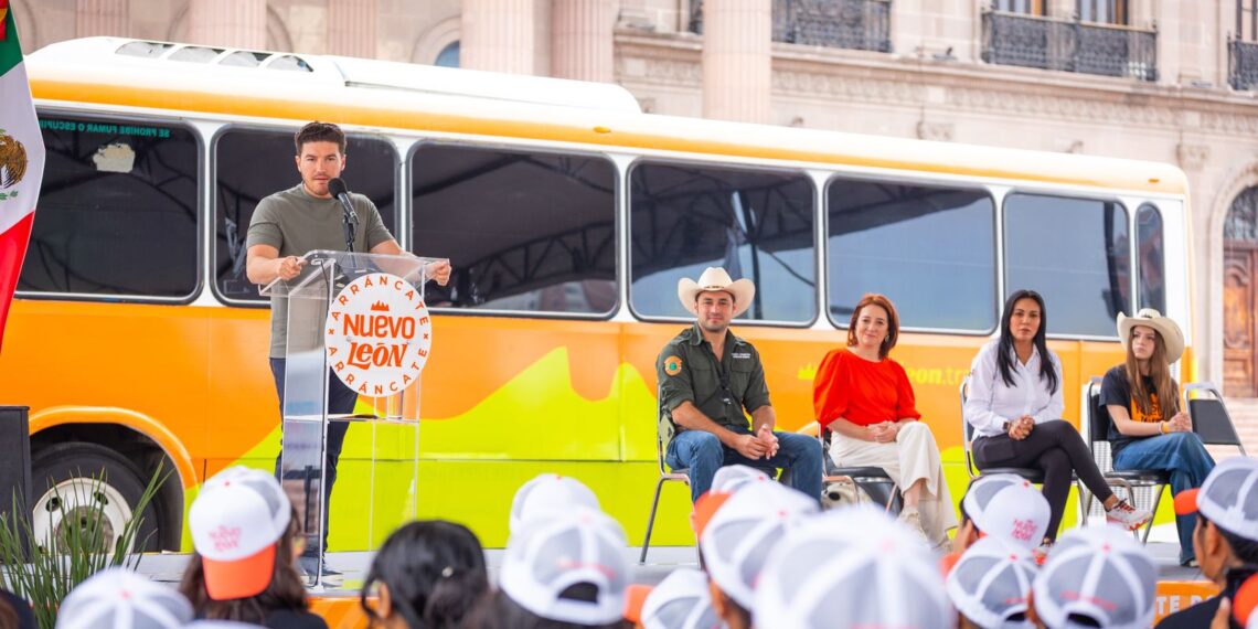 Gobernador da banderazo a recorridos gratuitos del programa “Arráncate X Nuevo León“