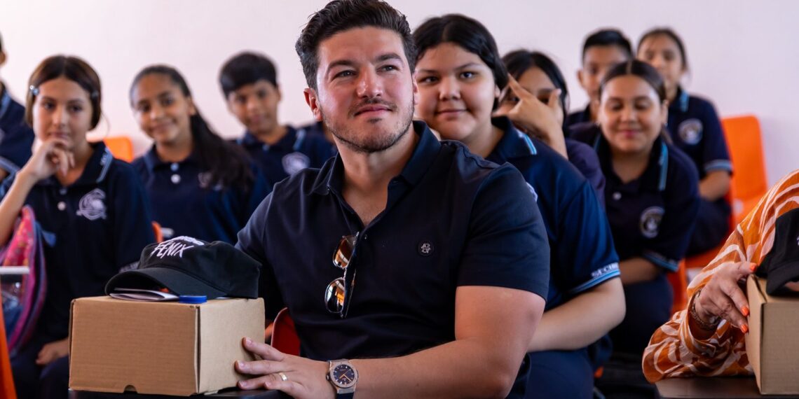Samuel García entrega 44 aulas y equipamiento escolar en Juárez
