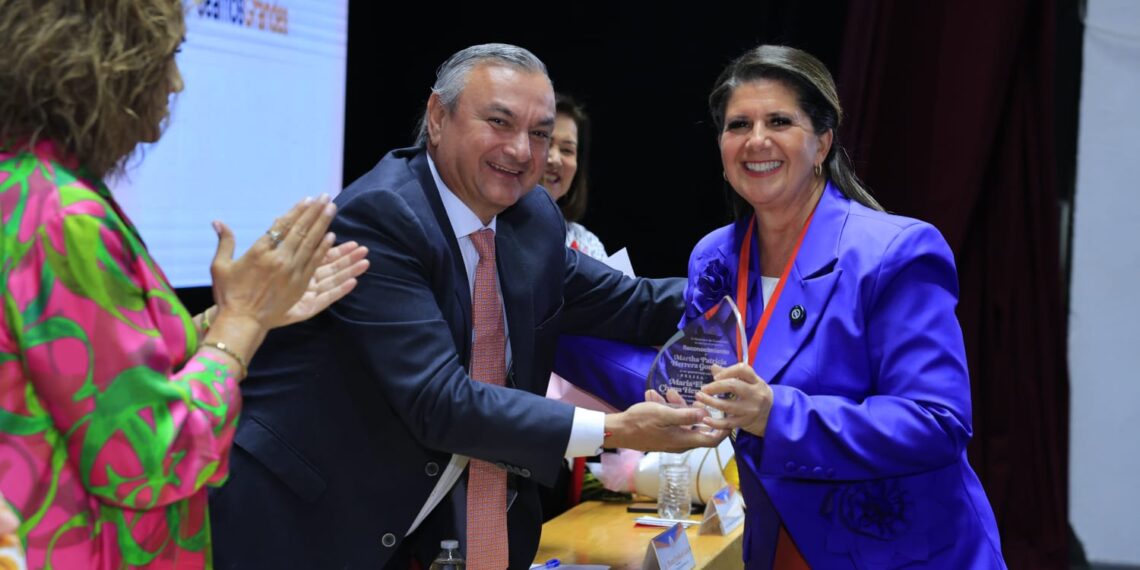 Guadalupe entrega Presea “María Elena Chapa“ a mujeres que inspiran