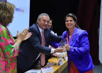 Guadalupe entrega Presea “María Elena Chapa“ a mujeres que inspiran