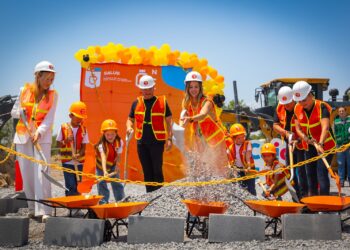 Gobernador arranca construcción de nuevo Hospital Infantil en Nuevo León