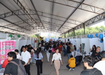 Feria Laboral UANL 2025 impulsa empleo juvenil con apoyo estatal
