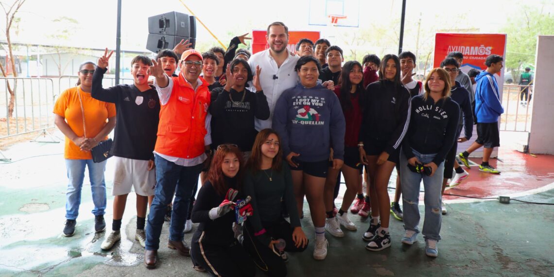 Secretaría de Participación Ciudadana lleva mercadito a la CROC