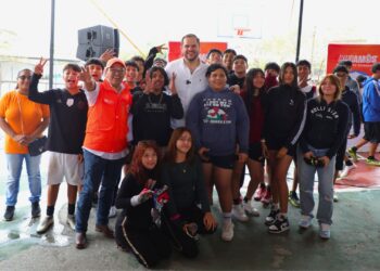 Secretaría de Participación Ciudadana lleva mercadito a la CROC