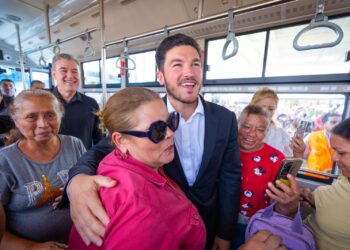 Samuel García arranca operación de nuevas unidades de Transmetro para Talleres y San Bernabé