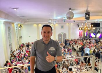 Gibrán Órnelas celebra a miles de madres regias con eventos comunitarios