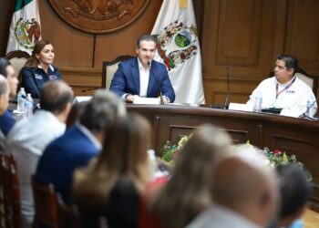 Adrián de la Garza promueve acceso a la educación media y superior a través de convenio de becas