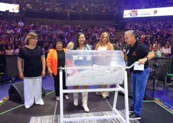 Guadalupe celebra en grande a sus maestros con música, premios y reconocimiento