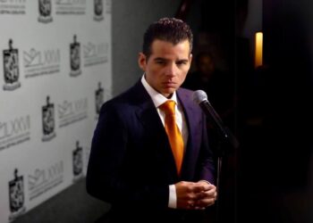 Miguel Flores exige justicia ante ataques con agujas en espacios públicos de Monterrey