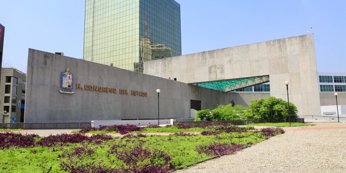 Congreso del Estado celebra 40 años de su sede actual