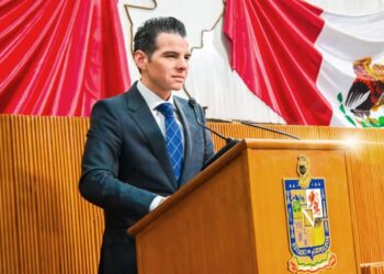 Mike Flores buscará mediante ley proteger niños a nivel nacional