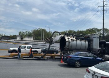 Monterrey refuerza limpieza de rejillas pluviales ante lluvias recientes