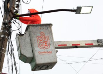 Guadalupe inicia instalación de 18 mil luminarias