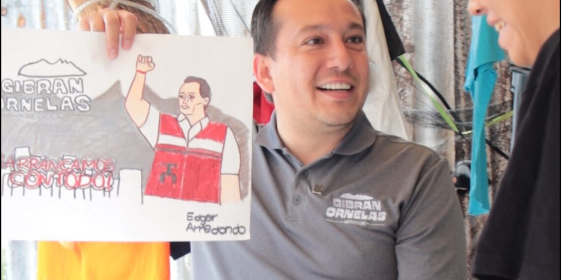 Gibran Ornelas apoya el talento artístico de un joven regiomontano