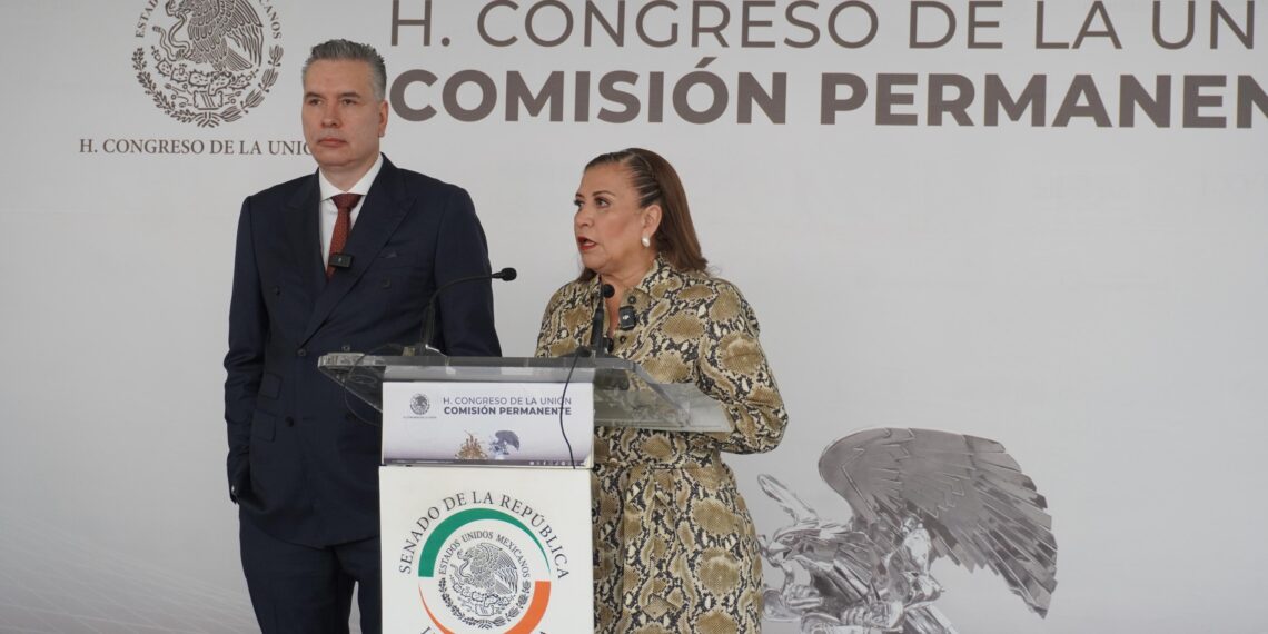 Senadores exigen el pago de pensiones pendientes a maestros jubilados