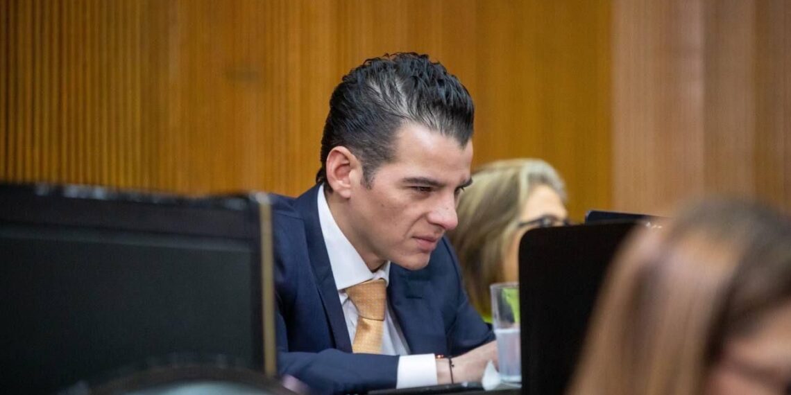 Mike Flores llama a aprobar iniciativas clave en materia de seguridad
