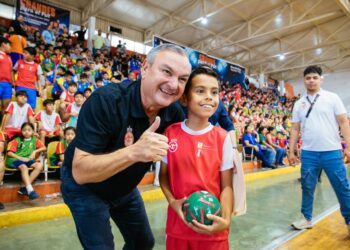 Guadalupe entrega uniformes a finalistas del Mundialito Escolar 2025