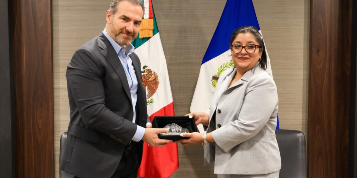 Adrián de la Garza recibe a nueva Cónsul de Guatemala en Monterrey