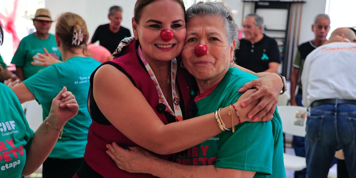 Imparten taller de risoterapia a personas mayores en Guadalupe