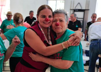 Imparten taller de risoterapia a personas mayores en Guadalupe