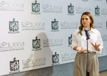 Lorena de la Garza critica fallido modelo de pago por kilómetro en transporte