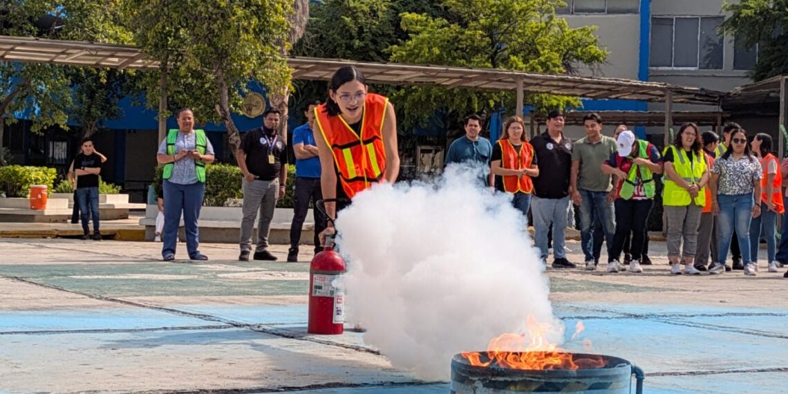Capacitan a alumnos de la Preparatoria 8 como brigadistas en Guadalupe