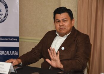 Empresarios reconocen a Javier Navarro por certeza a inversiones en NL