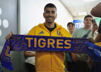 Ángel Correa llega a Tigres y causa furor entre la afición felina
