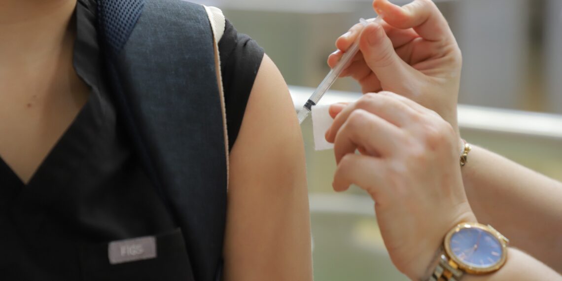 Secretaría de Salud instala módulos especiales de vacunación contra el sarampión